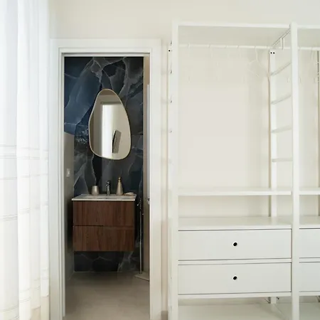 Porto Partenope - Exclusive